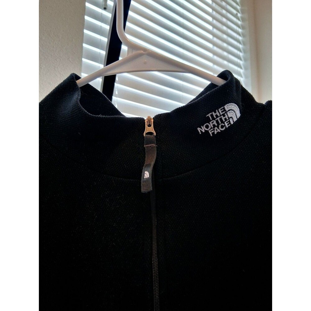 The North Face Men’s Black Quarter-Zip Pullover Sweater - Picture 2 of 4